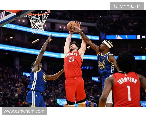 2015年西部决赛勇士与火箭的激烈对决与历史性时刻回顾 2015年西部决赛勇士与火箭的激烈对决与历史性时刻回顾