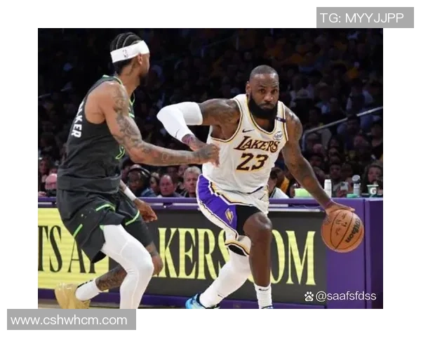 毒蛇队与南湾湖人队激战正酣争夺季后赛席位的关键之战